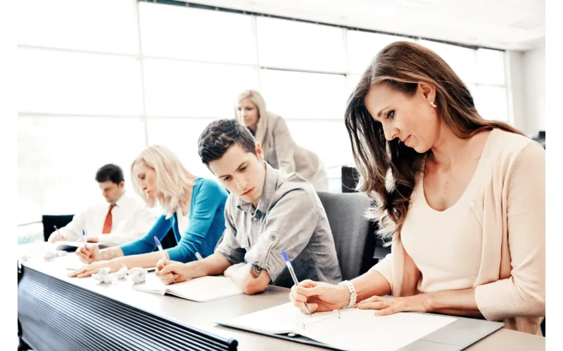 Fachkräftemangel meistern: 9 kraftvolle Ansätze in Big Data und Data Warehousing 1 fachkraeftemangel recruiting